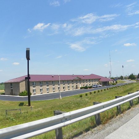 Royalton Inn & Suites Upper Sandusky Экстерьер фото